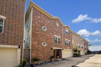 Building Photo - 548 Westcross St