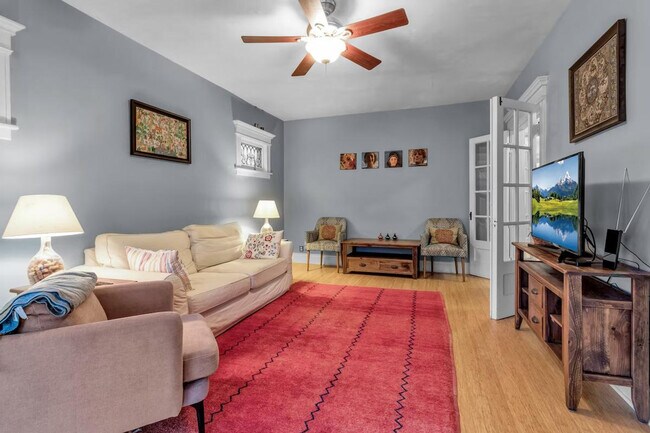 Building Photo - 82 St James Pl