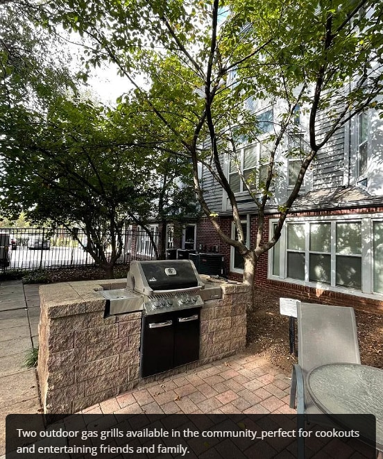 Building Photo - 521 N Graham St