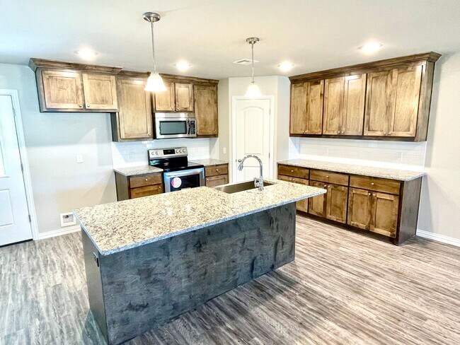 Foto del edificio - Open Floor Plan 3/2 w/Rural Atmosphere