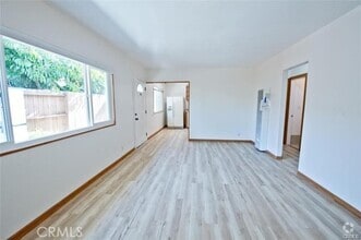 Building Photo - 156 W Escalones