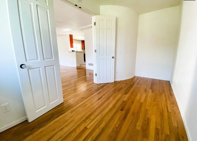 Foto del edificio - BEAUTIFUL HOME IN DESIREABLE CENTERVILLE, ...