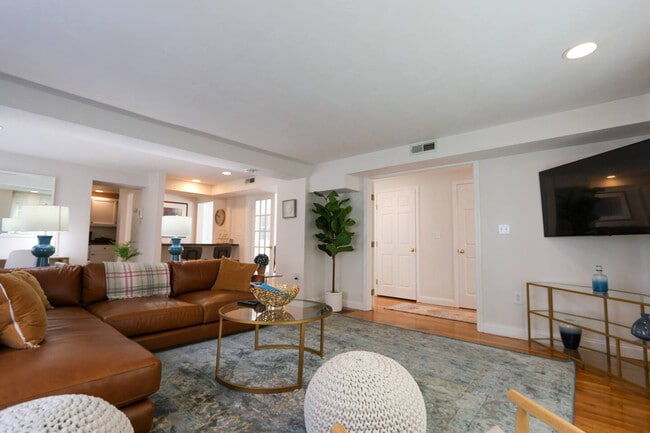 Building Photo - 25 Jay St