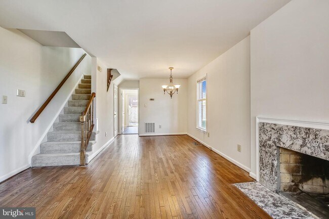 Foto del edificio - 542 Colecroft Ct