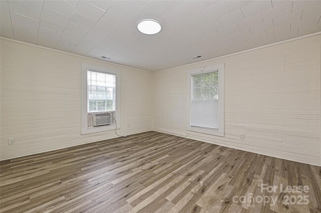 Building Photo - 3619 Little Mountain Rd