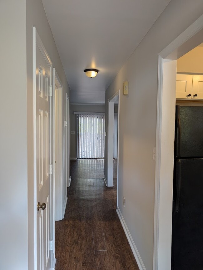 Building Photo - 119 Karen Ct