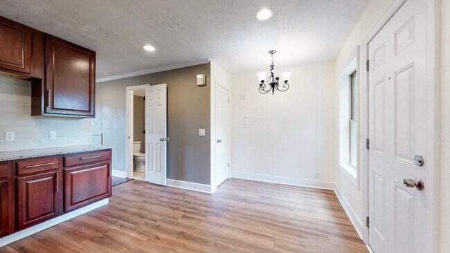 Building Photo - 2605 Alameda St