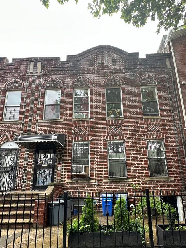 Foto del edificio - 819 Saratoga Ave