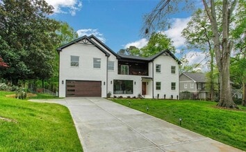 Building Photo - 537 Stillwood Dr