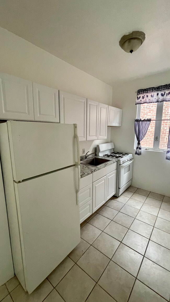 Foto del edificio - 3055 85th St