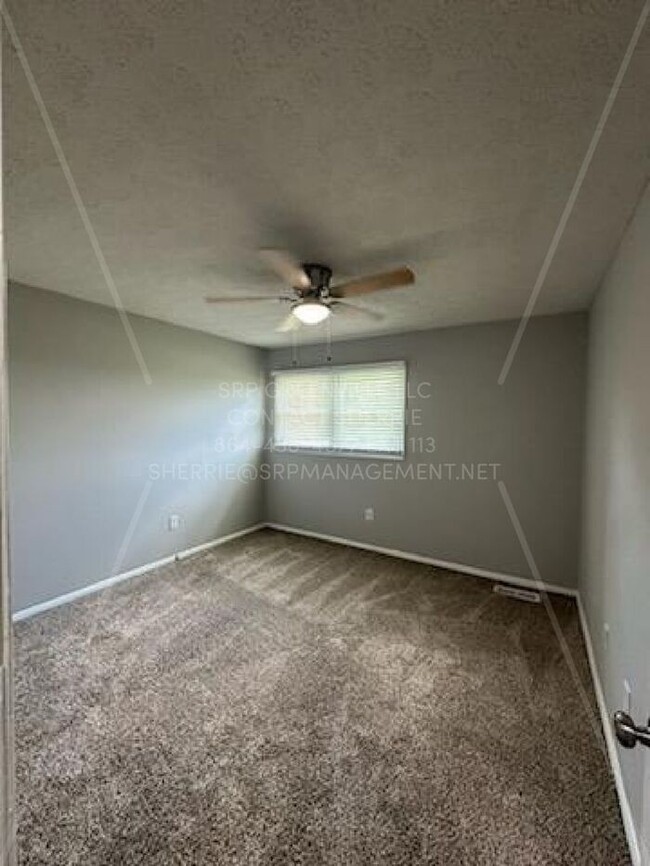 Building Photo - 3 Bedroom Townhome @ Northway Townhomes in...