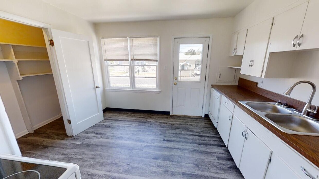 Foto principal - 1218 Janes Ln