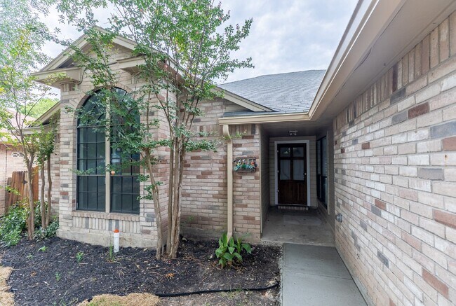 Foto del edificio - 6711 Quail Lake Dr