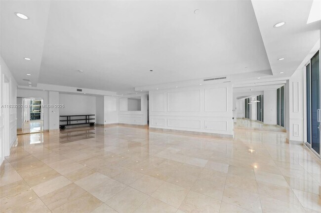 Foto del edificio - 9601 Collins Ave
