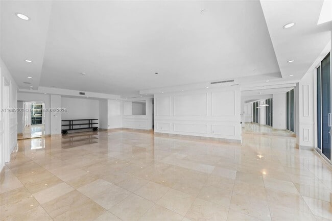 Building Photo - 9601 Collins Ave