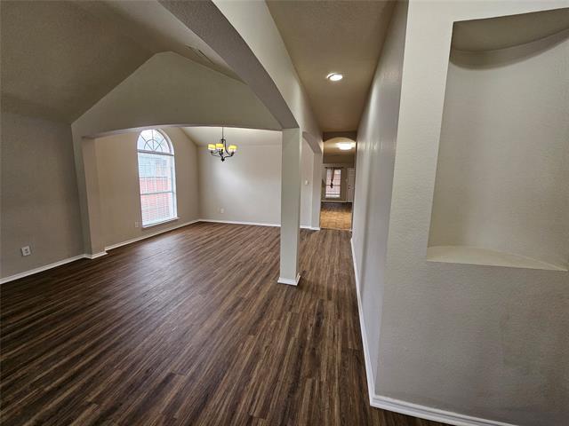 Building Photo - 2121 Newport Dr