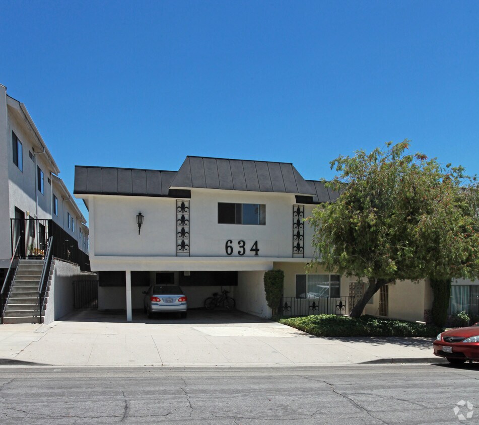 Building Photo - 634 E Tujunga Ave