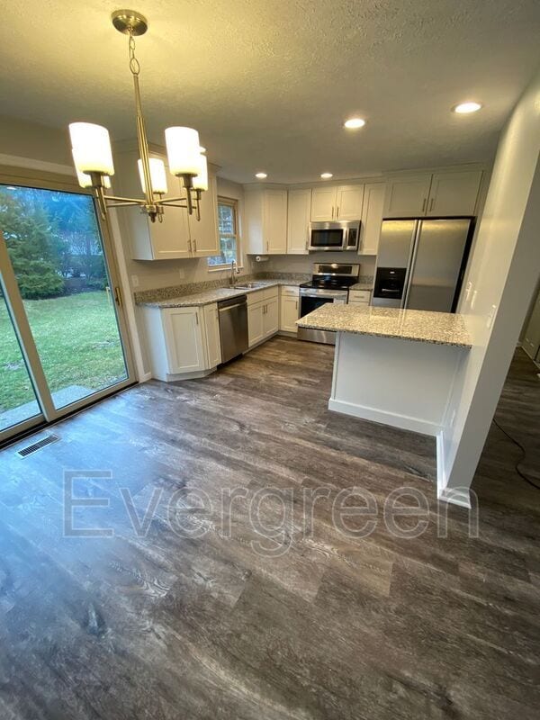 Building Photo - 110 Leatherbark Rd