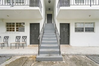 Building Photo - 219 NW 10th Ave