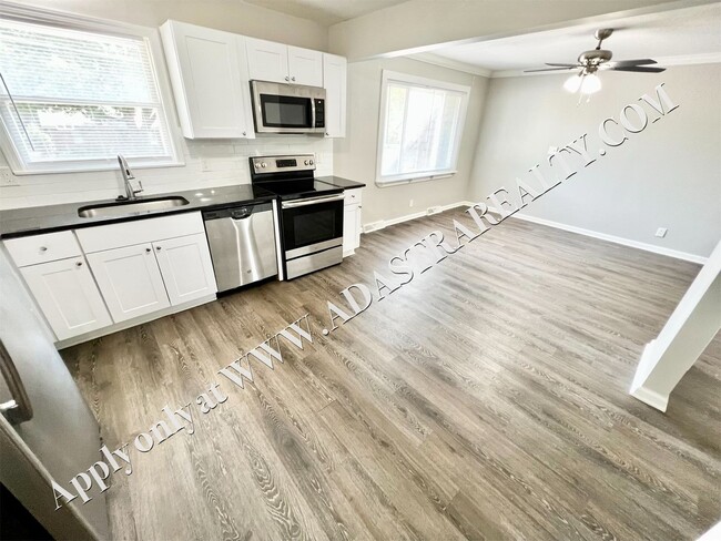 Building Photo - Completely Remodeled Shawnee Duplex-Availa...
