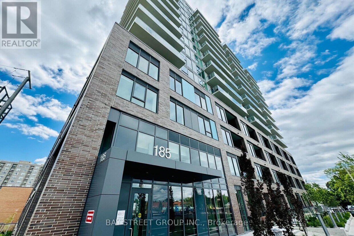 Photo principale - 185-185 Deerfield Rd