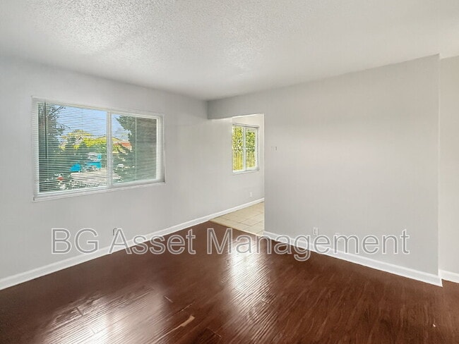 Building Photo - 922 Carlson Blvd