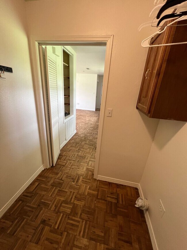 Foto del edificio - 102 Haynes Rd