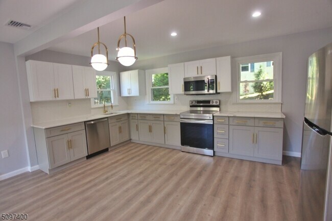 Foto del edificio - 15 Hillside Ave