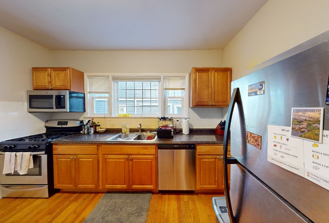 Building Photo - 23 Tufts St