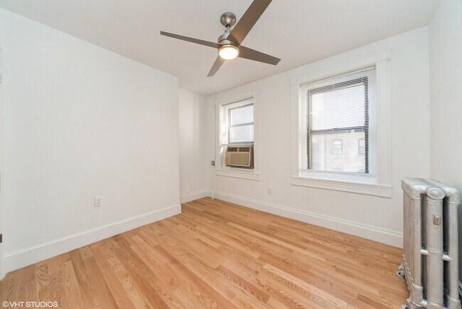 *Las imágenes son muestras representativas de la unidad anunciada. En algunos casos, las unidades reales que visita... - 73 Westland Ave