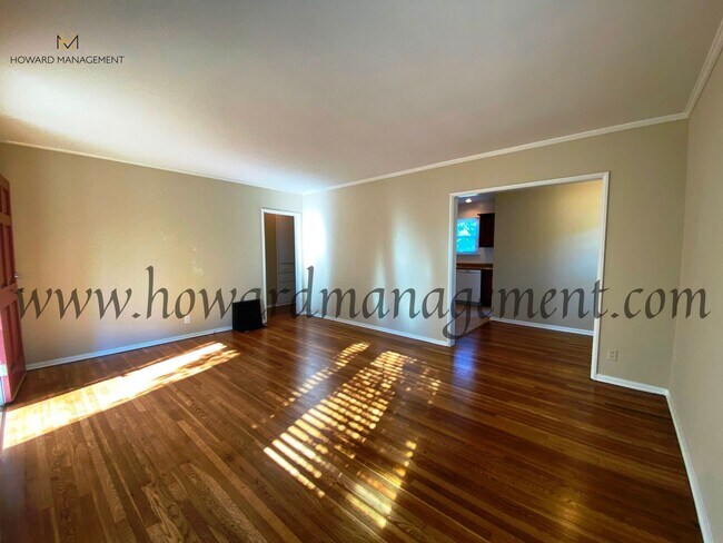 Foto del edificio - Lovely home with extra large backyard, con...
