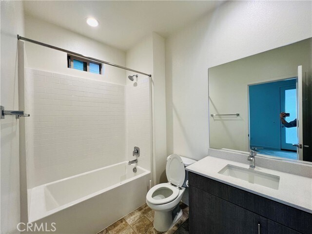 Building Photo - 566 Boulder Cir