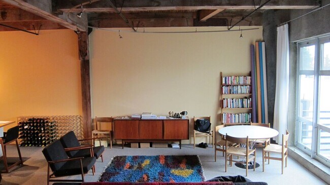 Living room - 725 NW Flanders St
