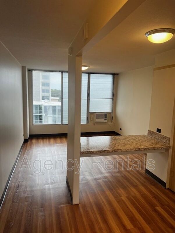 Building Photo - 1519 Nehoa St