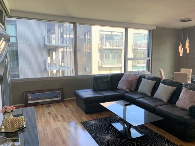Foto del edificio - 321 Tenth Ave
