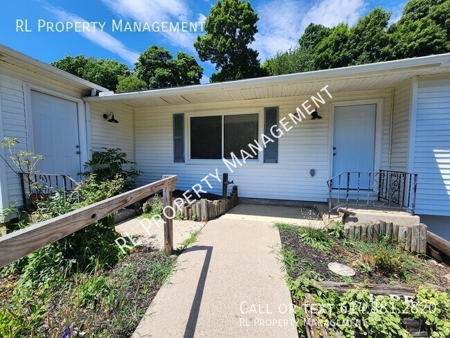Building Photo - Charming 2 bedroom 1 bathroom home in Pata...