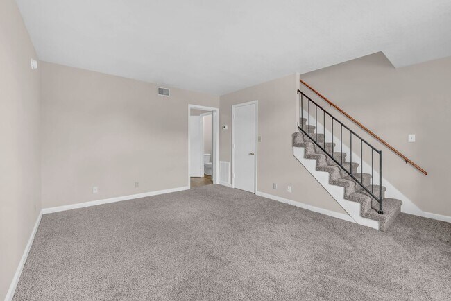 Foto del edificio - 379 Peabody Dr