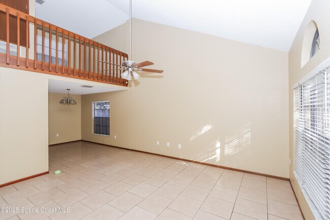 Foto del edificio - 1616 Clover Cir