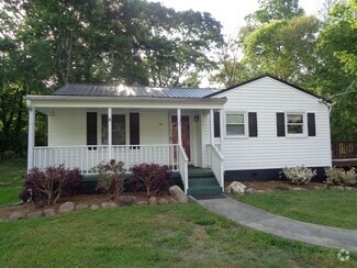 Building Photo - 135 Lindbergh St