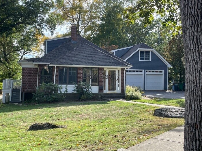 Photo - 68 Walnut Hill Rd (Newton, MA)