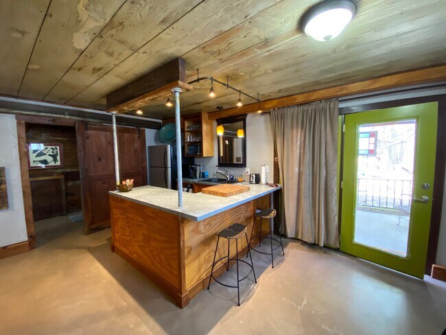 Foto del edificio - 605 Austin Ave
