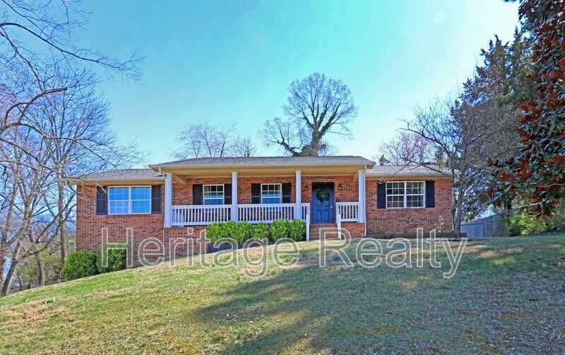 Foto principal - 9608 Clearwater Dr