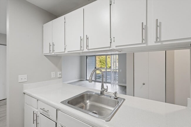 Building Photo - Parchment Point Townhomes