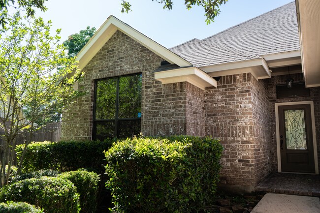 Building Photo - 12510 Dover Dr