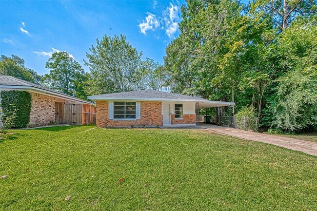 Building Photo - 210 Pine Hill Dr