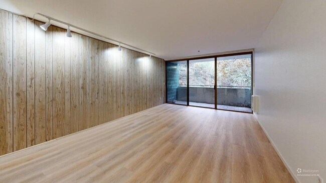 Foto del edificio - 555 Pierce St