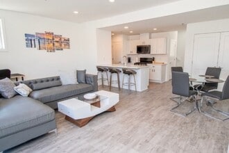 Living Area - 626 E 4th St