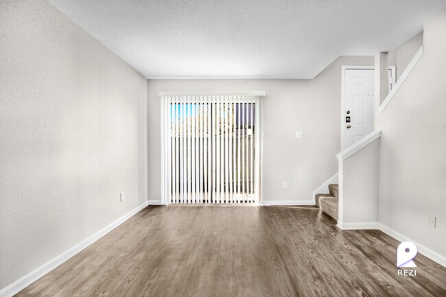 Foto del edificio - 13100 Stonefield Dr