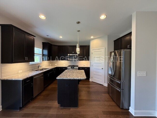 Foto del edificio - BEAUTIFUL 4 BEDROOM HOUSE IN LENOIR CITY!!!