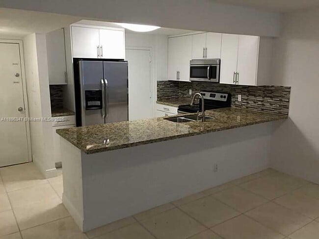 Foto del edificio - 9001 SW 77th Ave